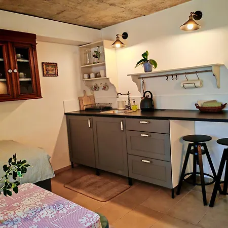 Magnolia With Free Parking